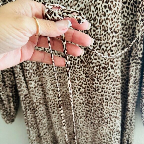 Olivaceous Tan and Black Sheath Dress with Bishop Sleeves Size Medium NWT - Picture 11 of 16